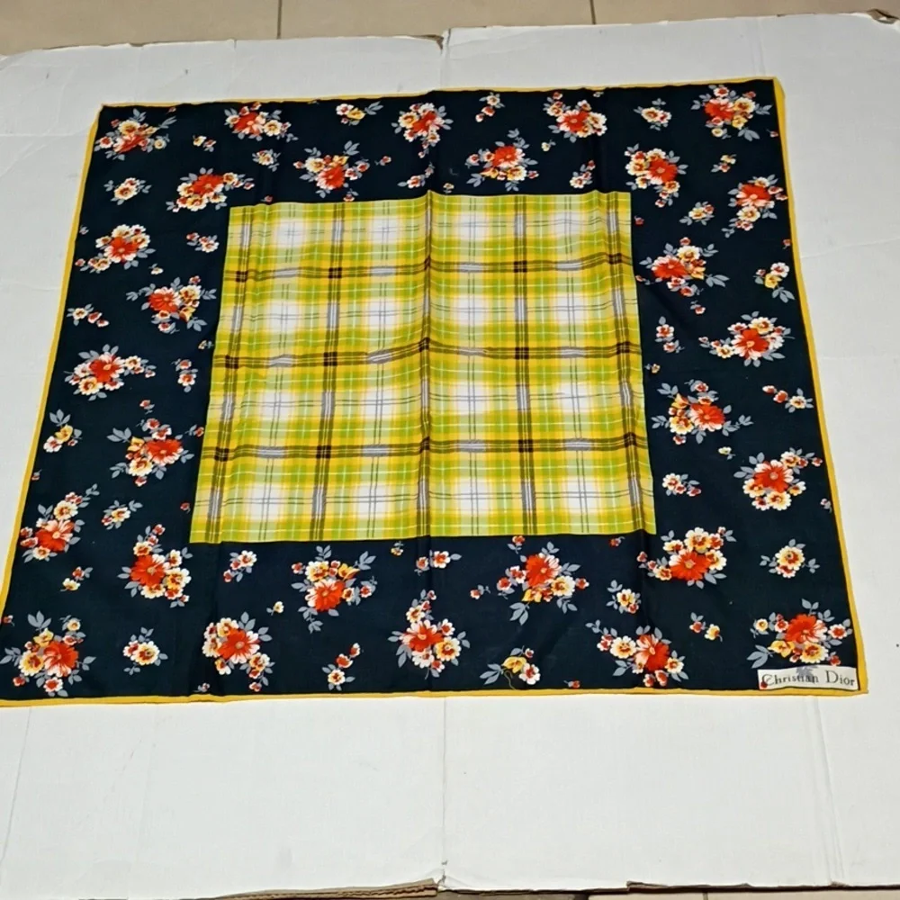 ❤️Vtg CHIRISTIAN DIOR MULTI COLOR FLORAL PLAID COTTON SCARF 32x32